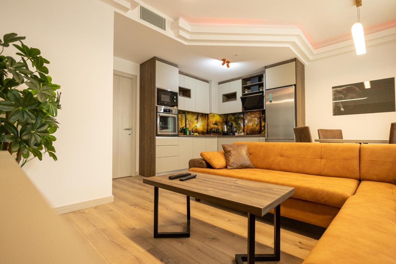 19Th & 18Th Floor Secure Apartments With Pool & Fitness & Parking Included In Price Szkopje Kültér fotó