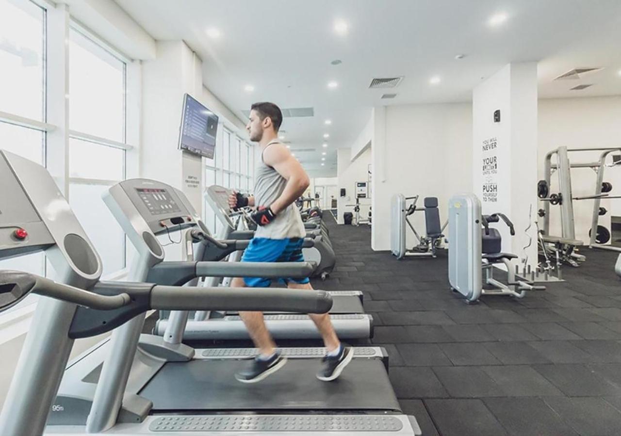 19Th & 18Th Floor Secure Apartments With Pool & Fitness & Parking Included In Price Szkopje Kültér fotó