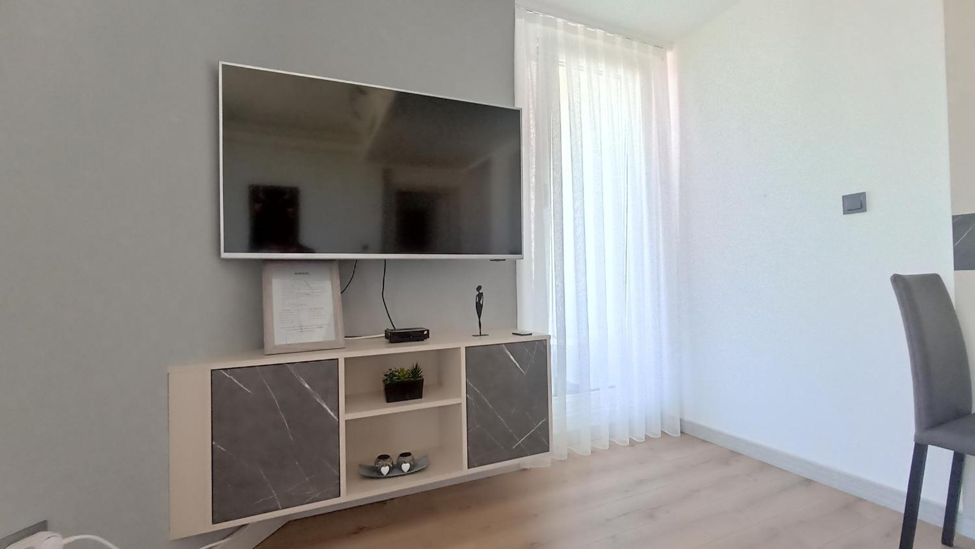 19Th & 18Th Floor Secure Apartments With Pool & Fitness & Parking Included In Price Szkopje Kültér fotó