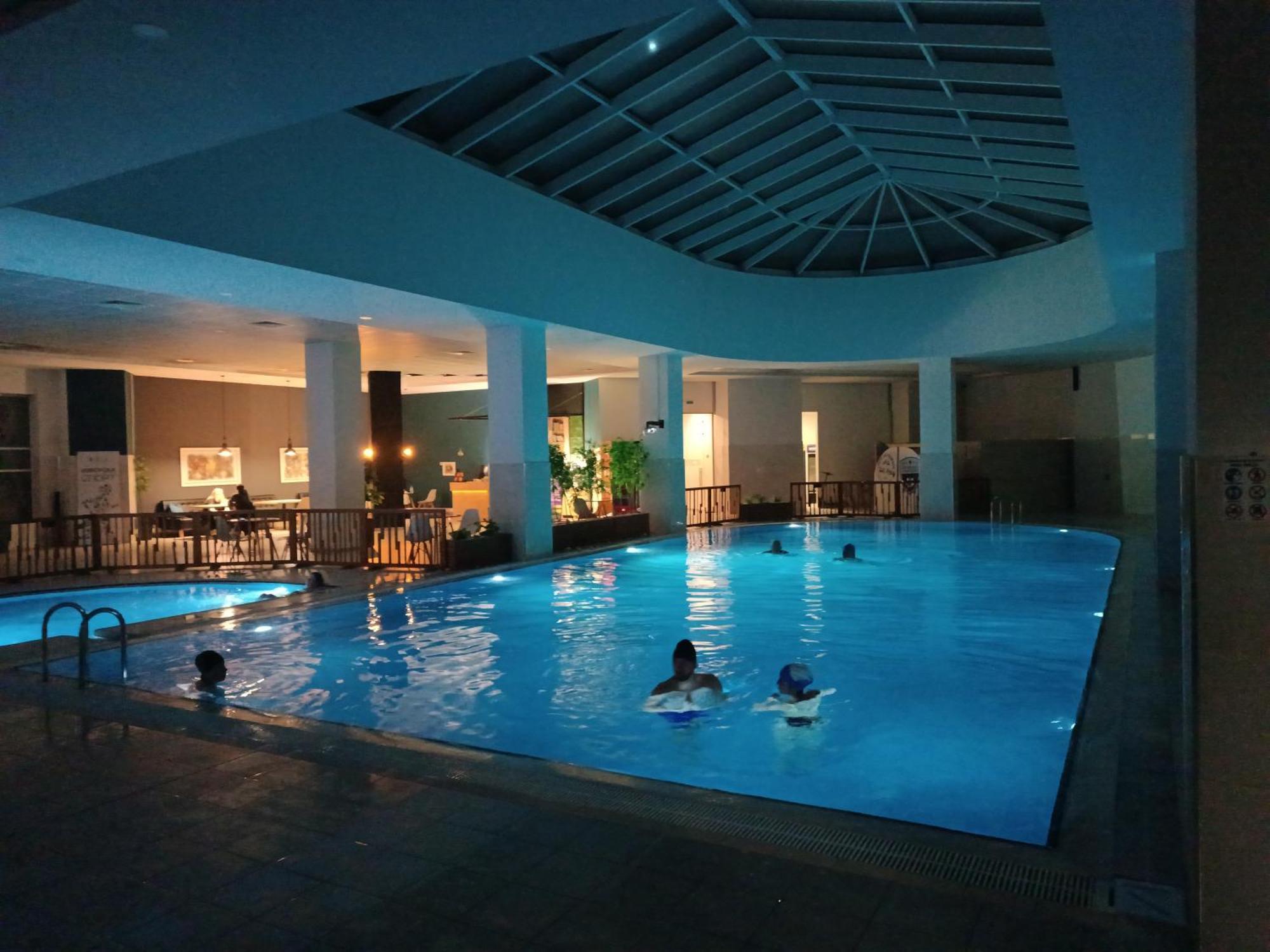 19Th & 18Th Floor Secure Apartments With Pool & Fitness & Parking Included In Price Szkopje Kültér fotó
