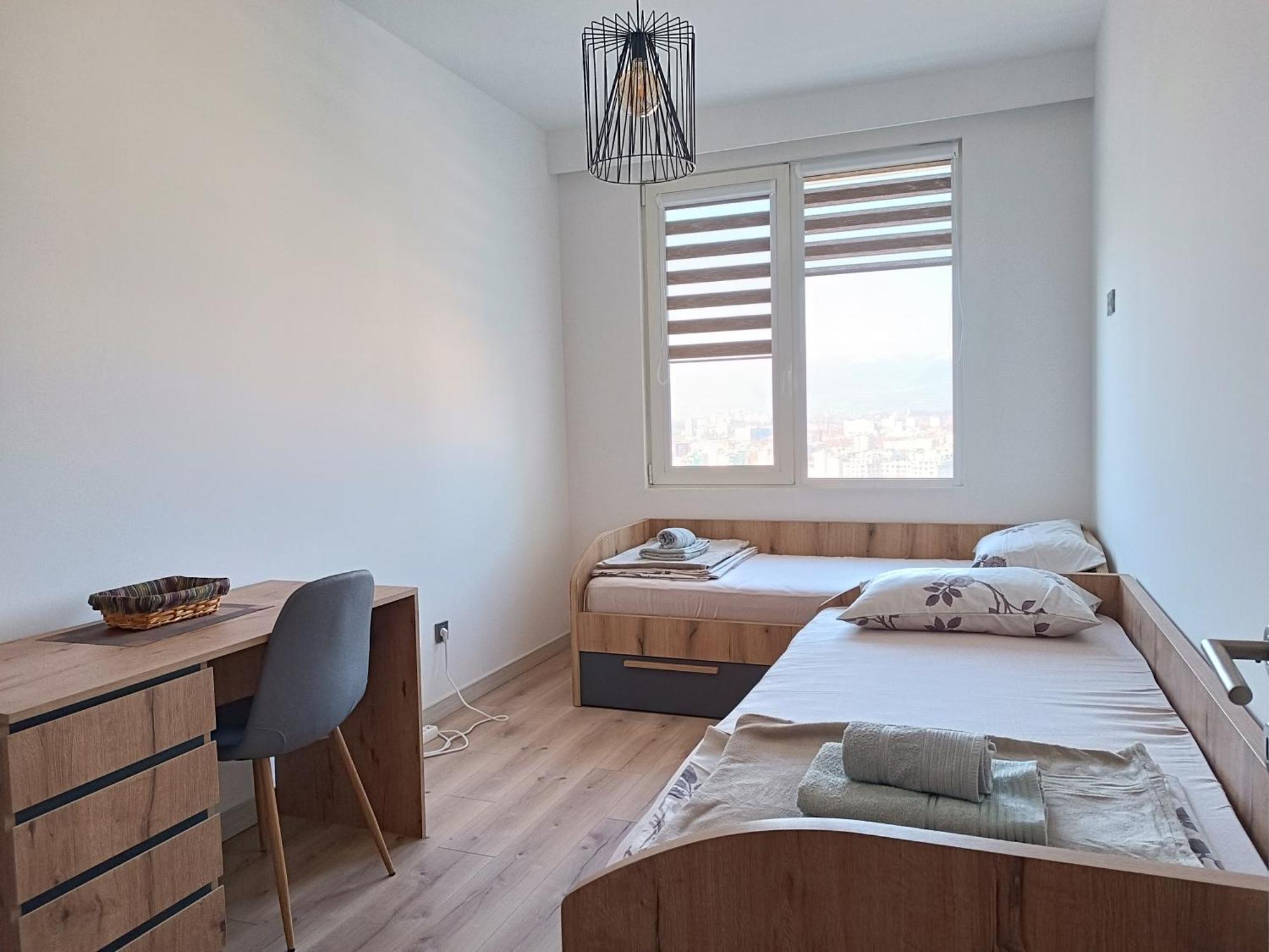19Th & 18Th Floor Secure Apartments With Pool & Fitness & Parking Included In Price Szkopje Kültér fotó