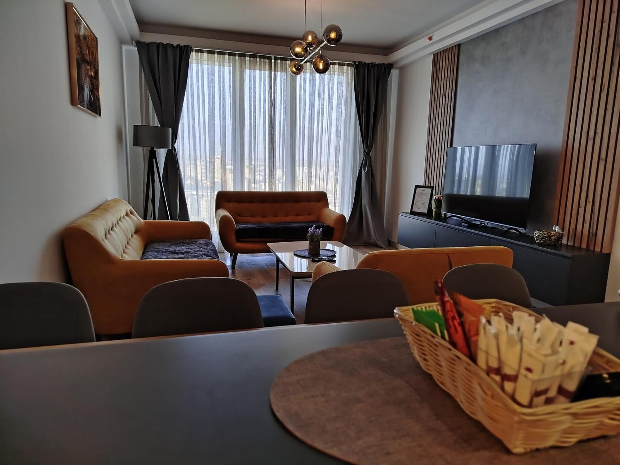 19Th & 18Th Floor Secure Apartments With Pool & Fitness & Parking Included In Price Szkopje Kültér fotó